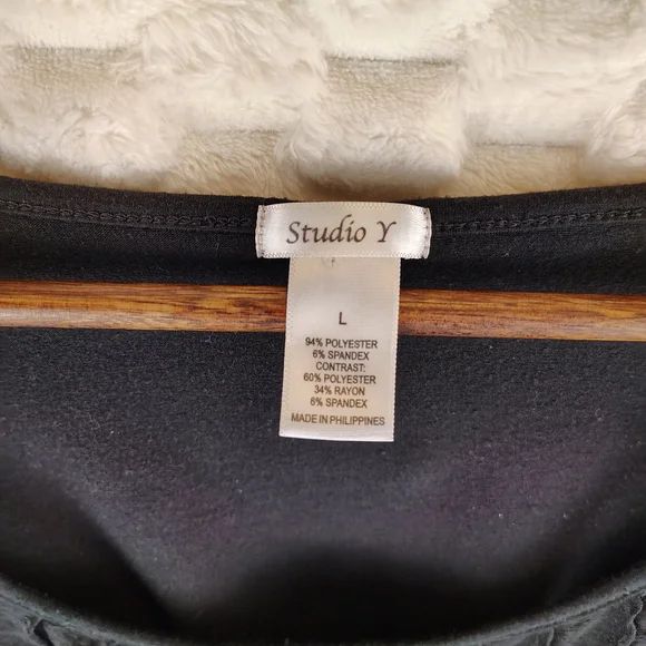 Studio Y Black Ruffle Tank Top Women's Size Large - Picture 8 of 9